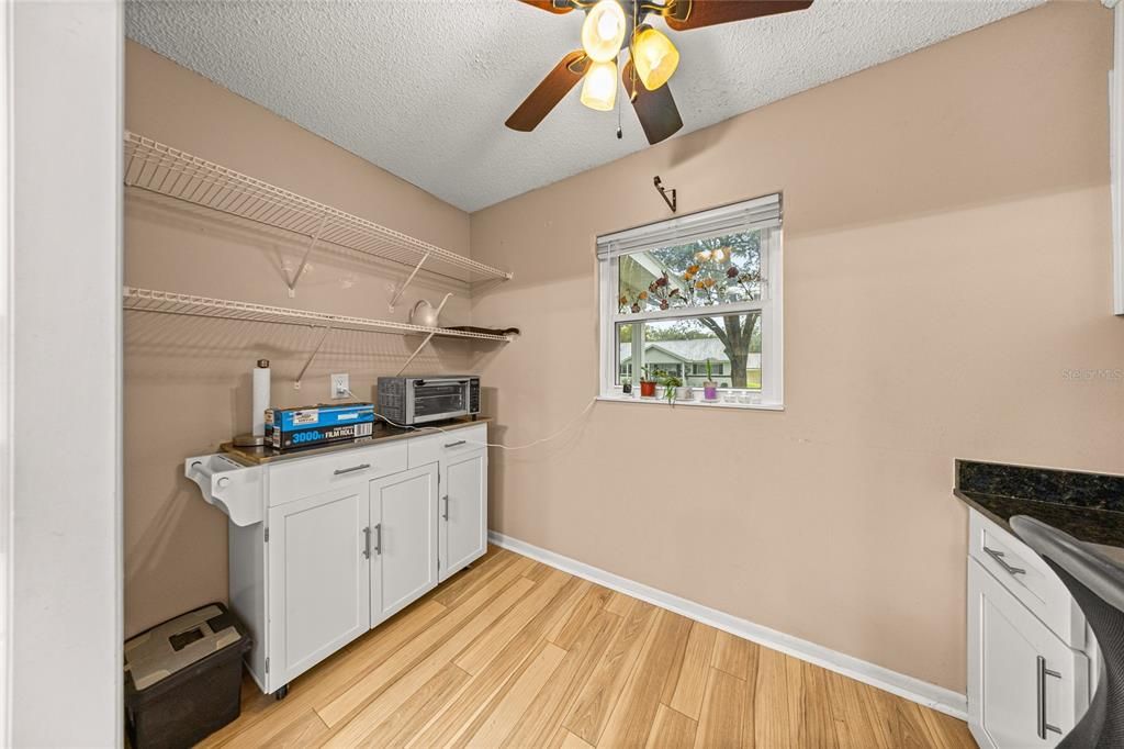 For Sale: $189,900 (2 beds, 2 baths, 1369 Square Feet)
