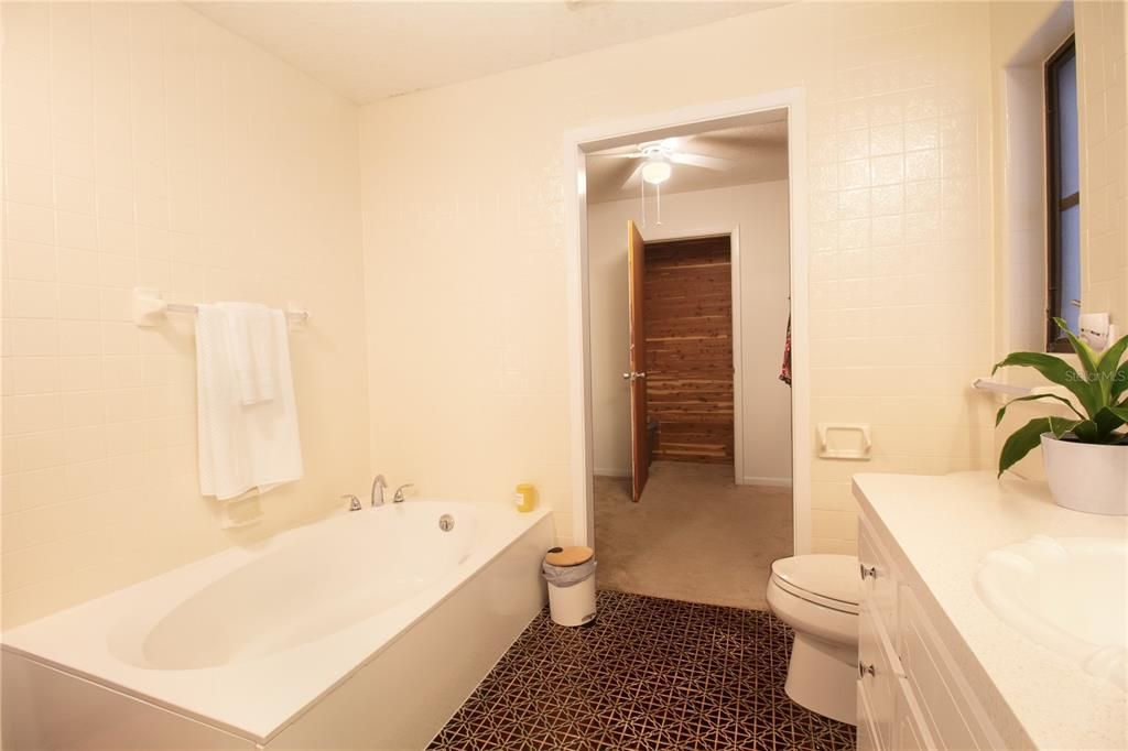 待售: $855,000 (4 贝兹, 3 浴室, 3187 平方英尺)