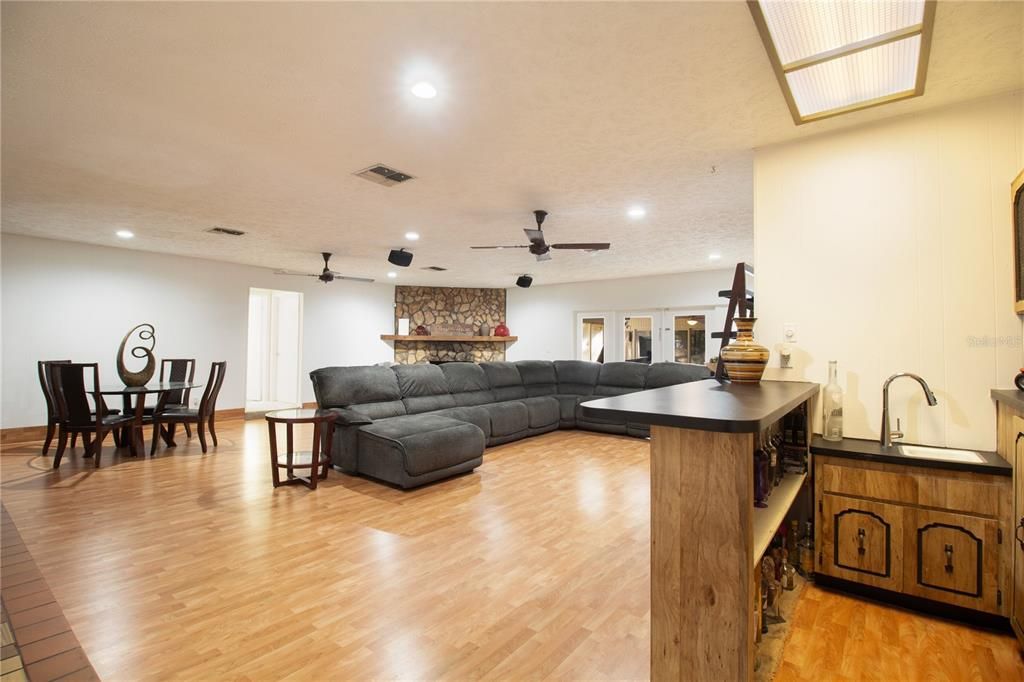 待售: $855,000 (4 贝兹, 3 浴室, 3187 平方英尺)