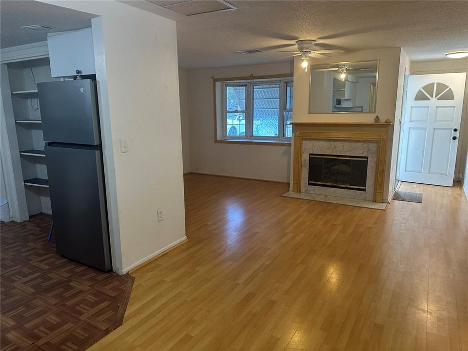 For Sale: $189,900 (3 beds, 2 baths, 1246 Square Feet)