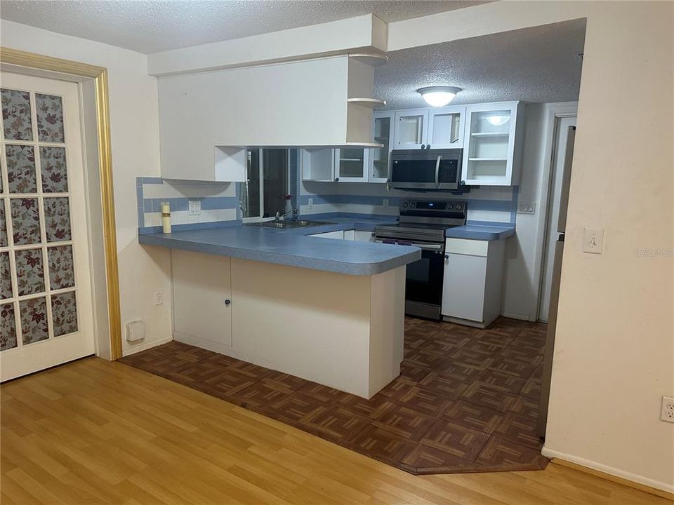 For Sale: $189,900 (3 beds, 2 baths, 1246 Square Feet)