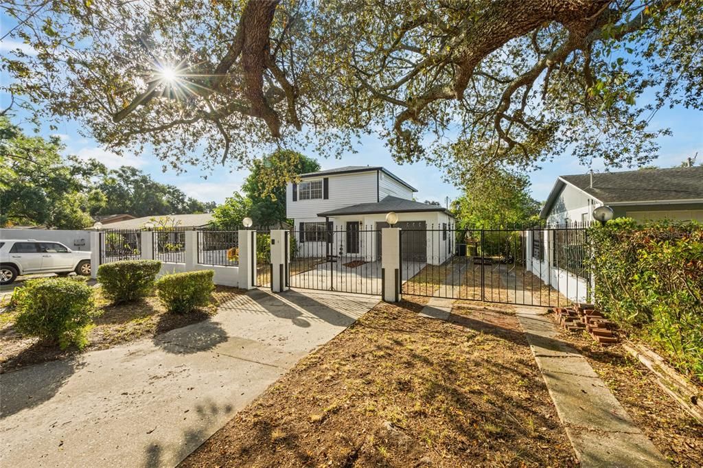 For Sale: $379,000 (3 beds, 1 baths, 1392 Square Feet)