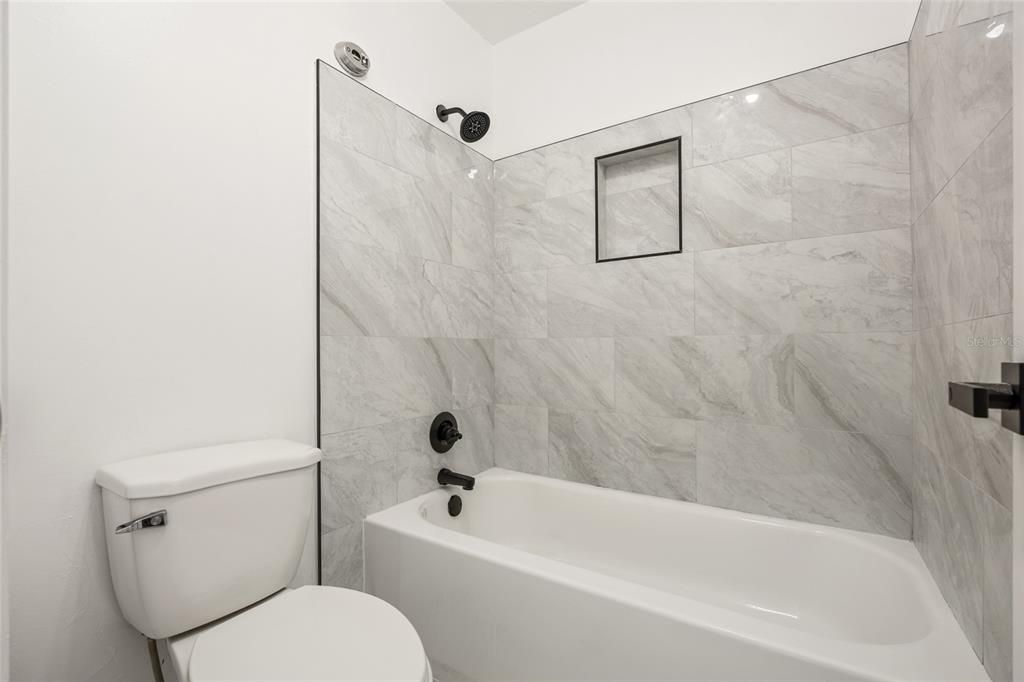 For Sale: $379,000 (3 beds, 1 baths, 1392 Square Feet)