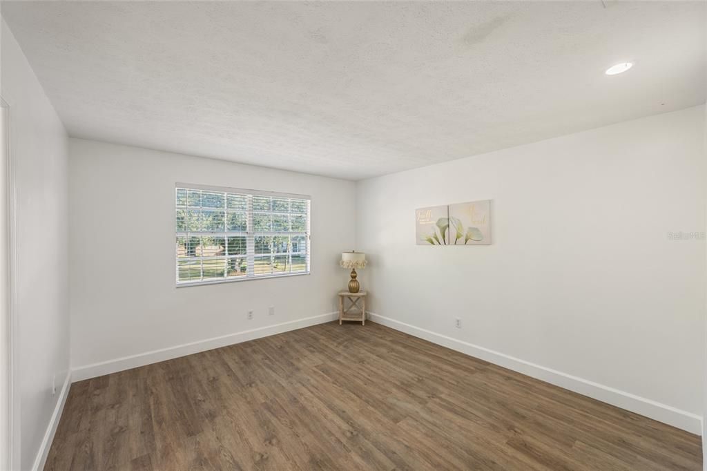 For Sale: $379,000 (3 beds, 1 baths, 1392 Square Feet)