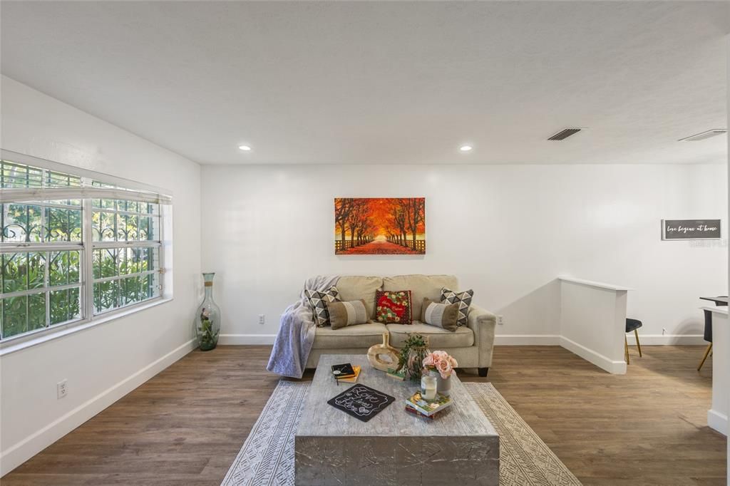 For Sale: $379,000 (3 beds, 1 baths, 1392 Square Feet)