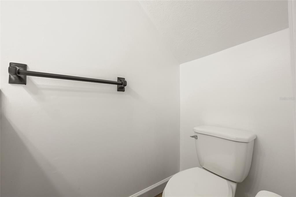 For Sale: $379,000 (3 beds, 1 baths, 1392 Square Feet)