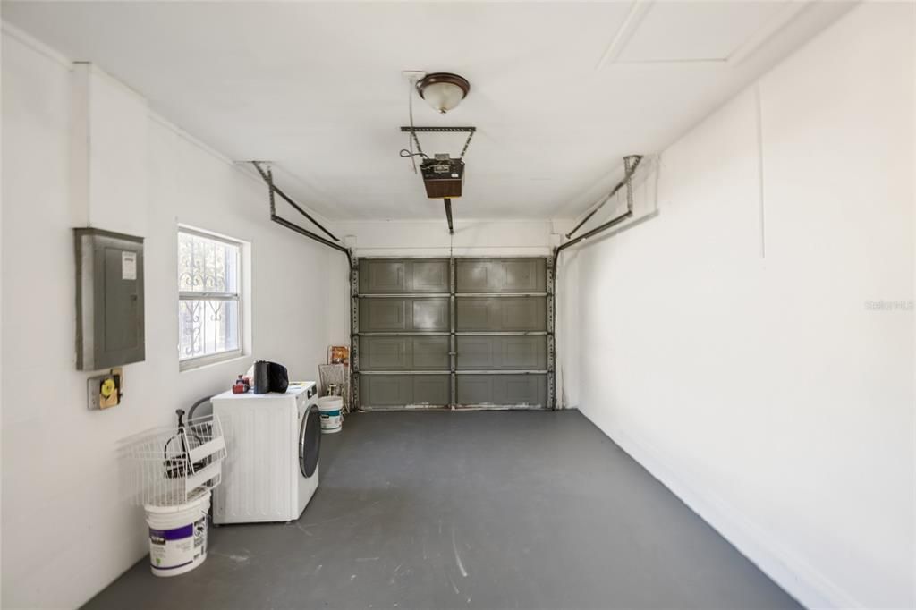 For Sale: $379,000 (3 beds, 1 baths, 1392 Square Feet)