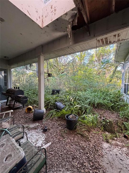 Active With Contract: $299,000 (3 beds, 2 baths, 2908 Square Feet)