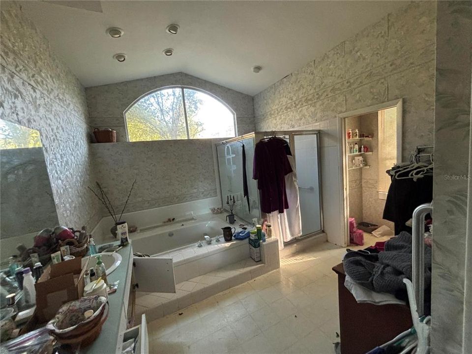 Active With Contract: $299,000 (3 beds, 2 baths, 2908 Square Feet)