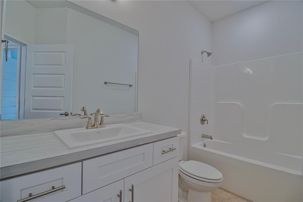 For Sale: $239,400 (3 beds, 2 baths, 1478 Square Feet)