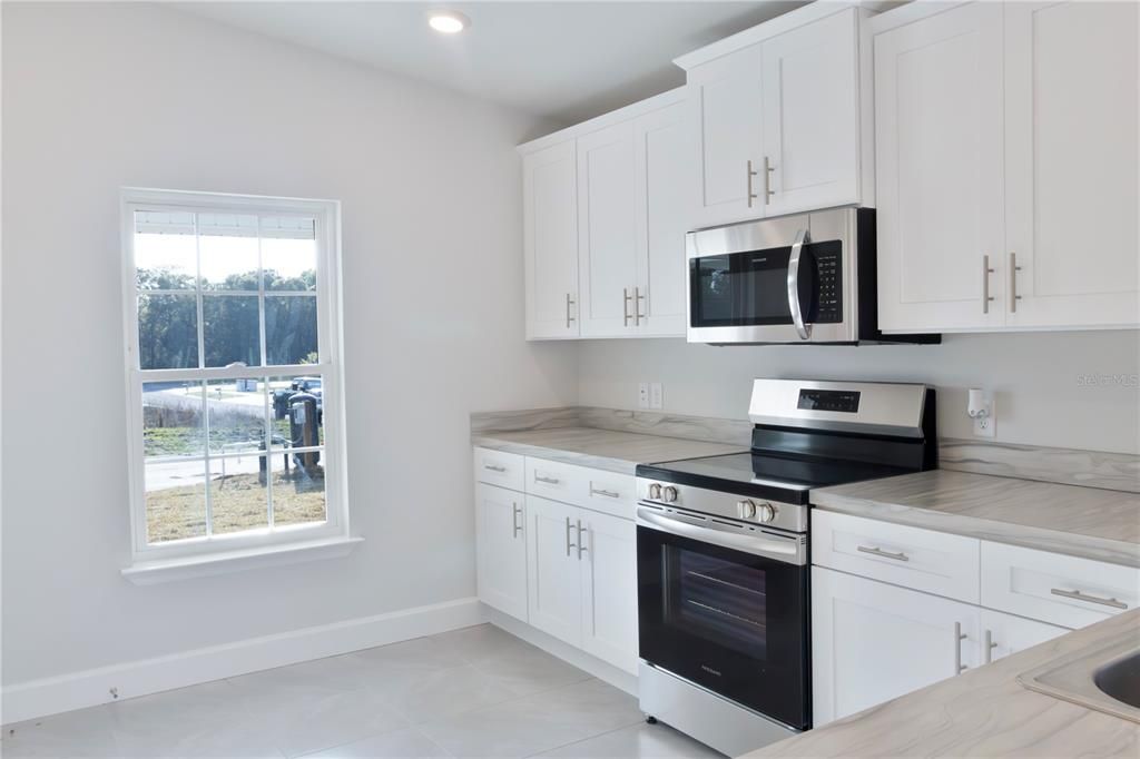 For Sale: $239,400 (3 beds, 2 baths, 1478 Square Feet)