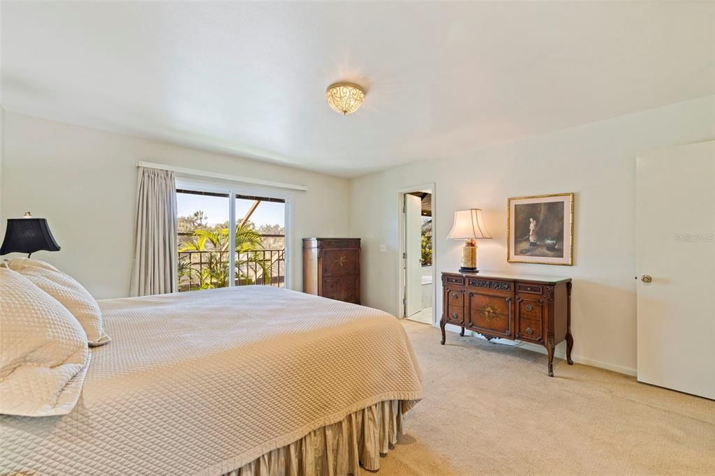 For Sale: $875,000 (2 beds, 2 baths, 2156 Square Feet)