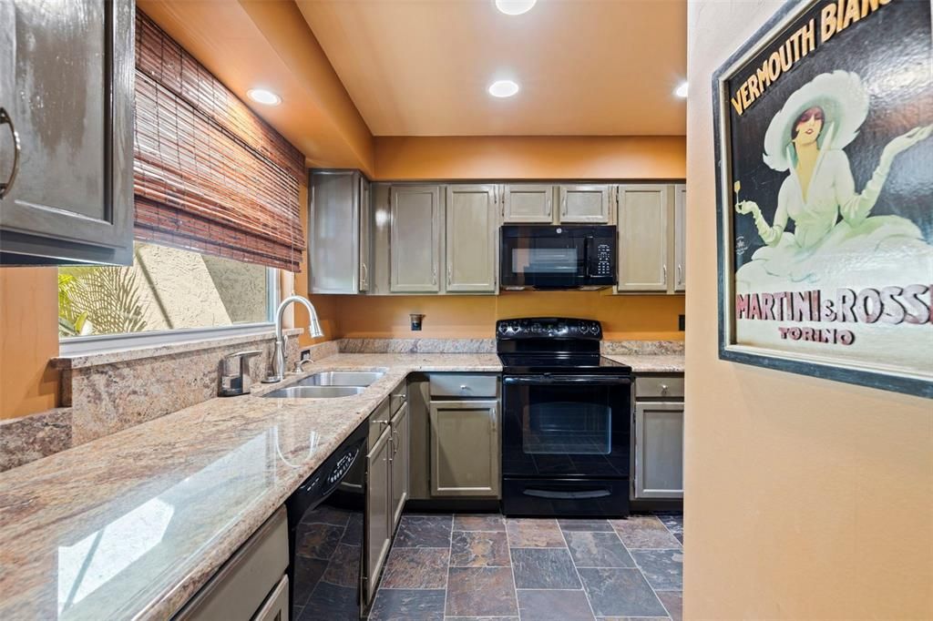 For Sale: $875,000 (2 beds, 2 baths, 2156 Square Feet)