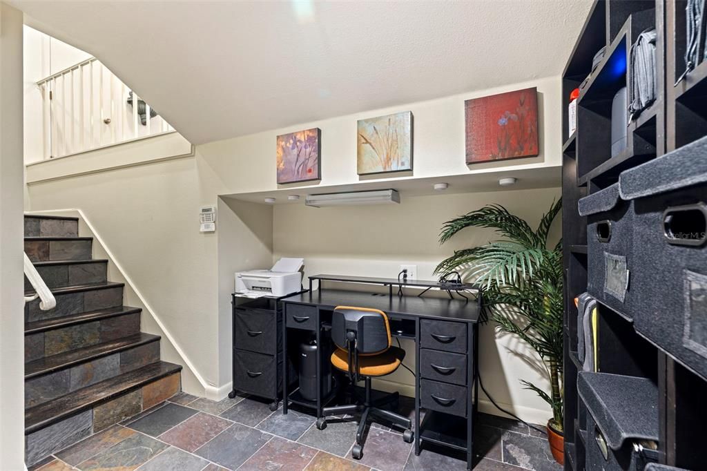 For Sale: $875,000 (2 beds, 2 baths, 2156 Square Feet)