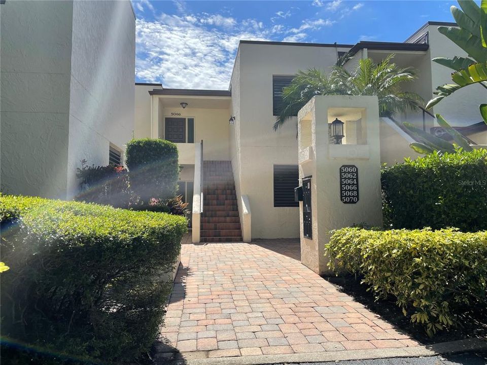 For Rent: $1,900 (3 beds, 2 baths, 1453 Square Feet)