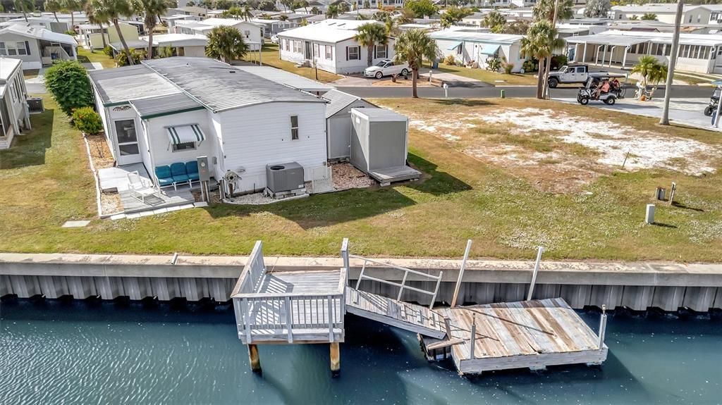 For Sale: $149,900 (2 beds, 2 baths, 840 Square Feet)