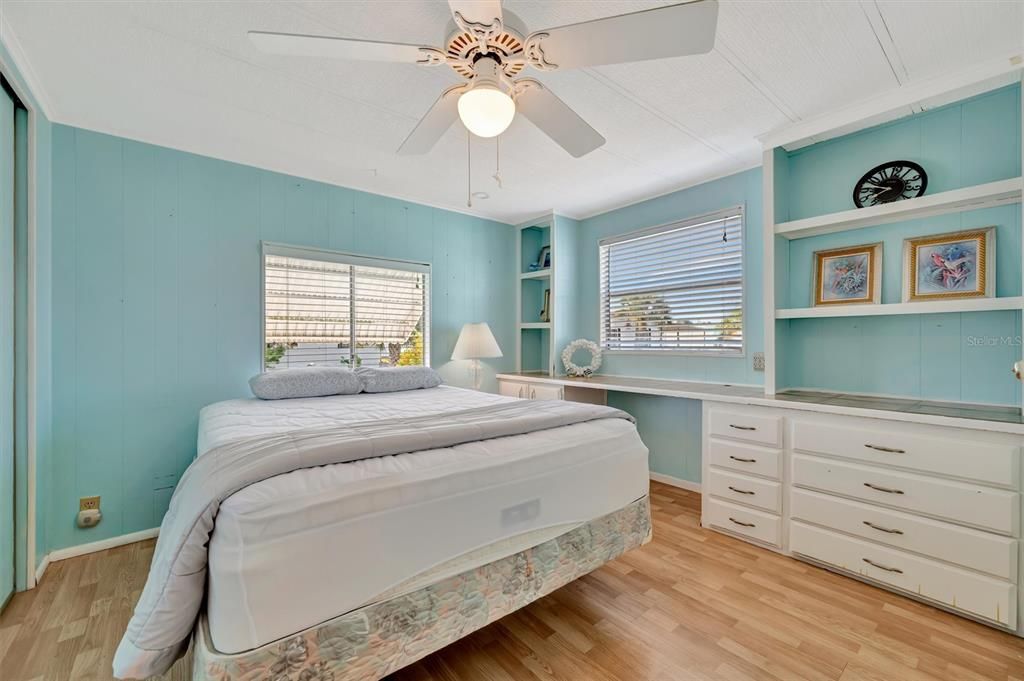 For Sale: $149,900 (2 beds, 2 baths, 840 Square Feet)