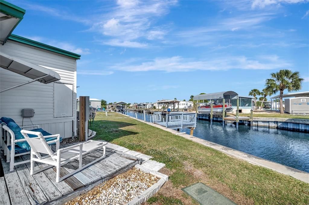 For Sale: $149,900 (2 beds, 2 baths, 840 Square Feet)