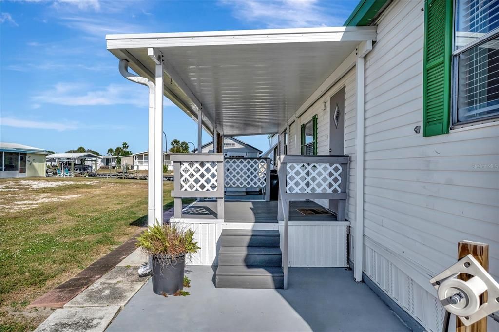 For Sale: $149,900 (2 beds, 2 baths, 840 Square Feet)