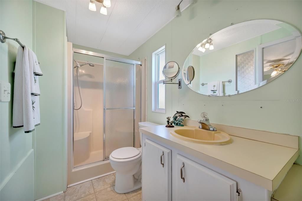 For Sale: $149,900 (2 beds, 2 baths, 840 Square Feet)