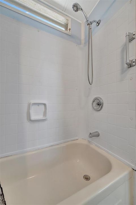 For Sale: $149,900 (2 beds, 2 baths, 840 Square Feet)