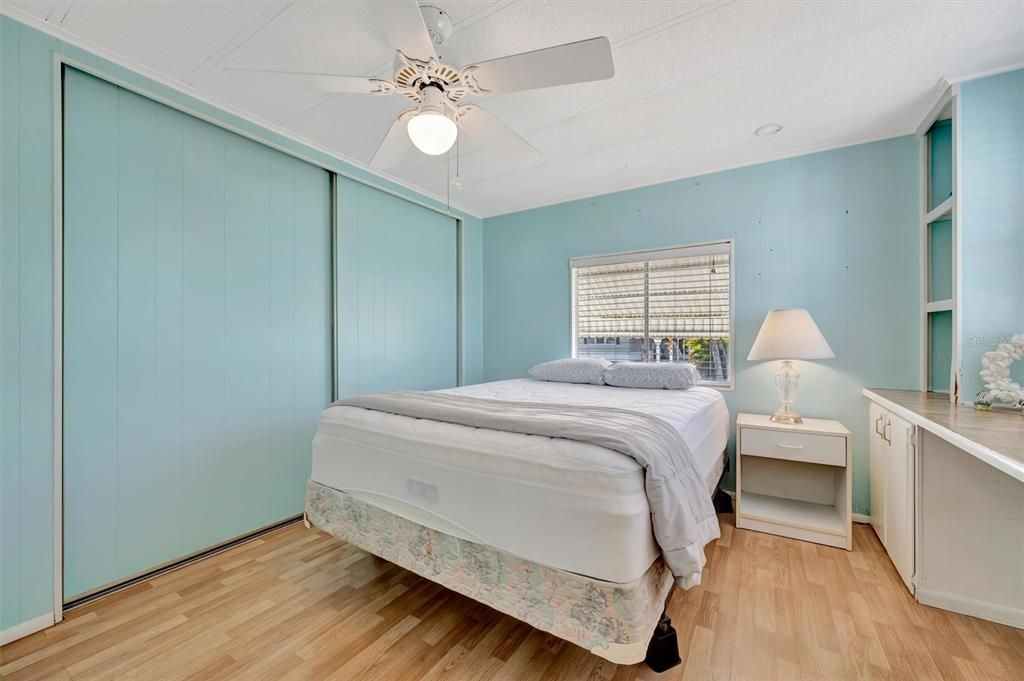 For Sale: $149,900 (2 beds, 2 baths, 840 Square Feet)