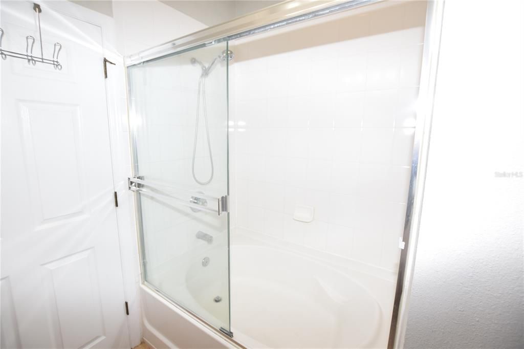 For Rent: $2,100 (3 beds, 2 baths, 1332 Square Feet)