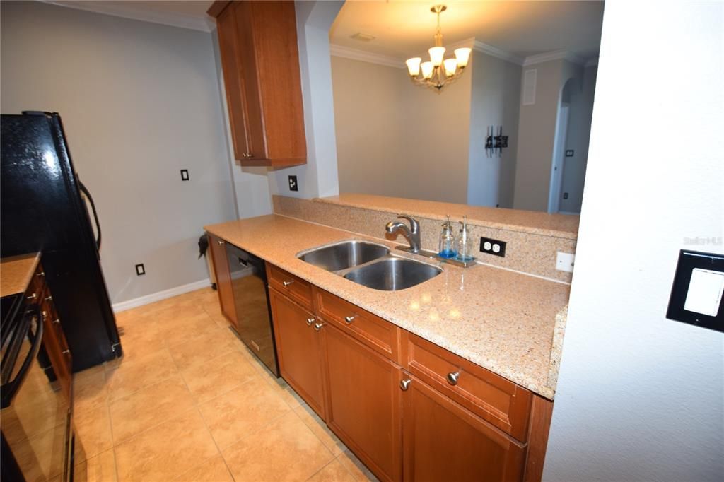 For Rent: $2,100 (3 beds, 2 baths, 1332 Square Feet)