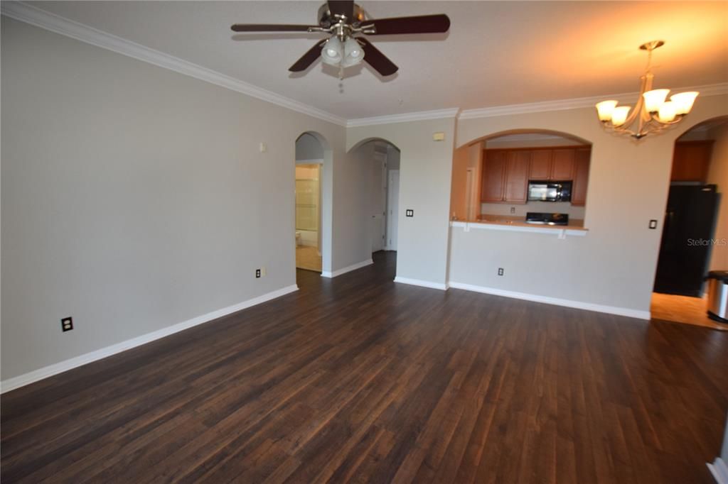 For Rent: $2,100 (3 beds, 2 baths, 1332 Square Feet)