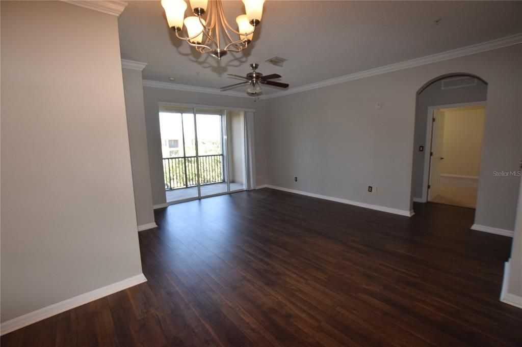 For Rent: $2,100 (3 beds, 2 baths, 1332 Square Feet)