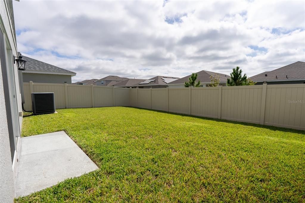 合同活跃: $388,000 (4 贝兹, 3 浴室, 2888 平方英尺)