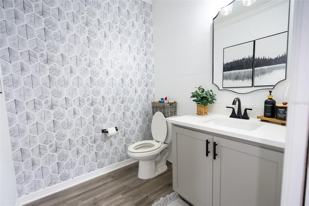 合同活跃: $388,000 (4 贝兹, 3 浴室, 2888 平方英尺)