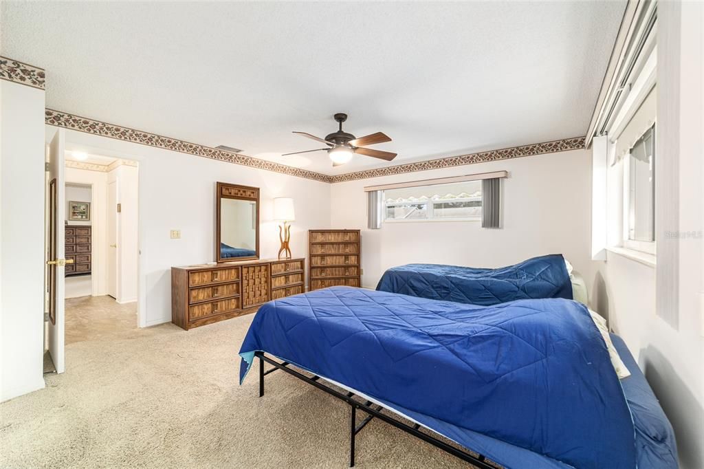 For Sale: $139,900 (2 beds, 2 baths, 1528 Square Feet)