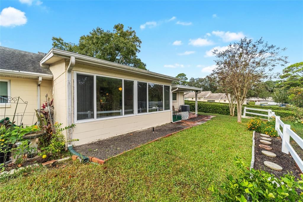 For Sale: $139,900 (2 beds, 2 baths, 1528 Square Feet)