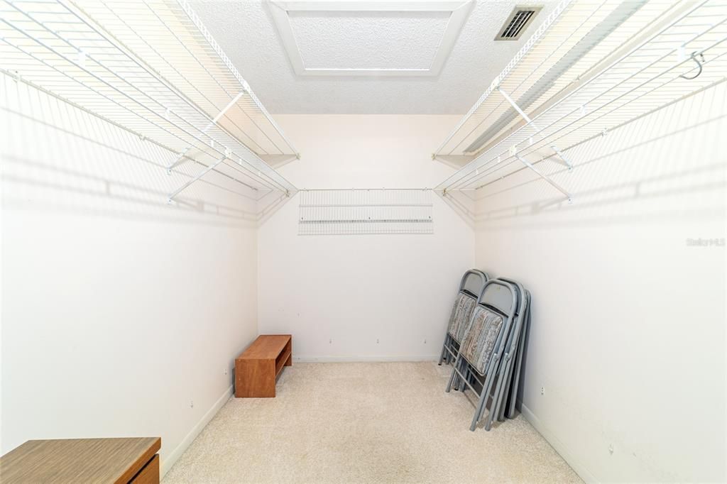 For Sale: $139,900 (2 beds, 2 baths, 1528 Square Feet)