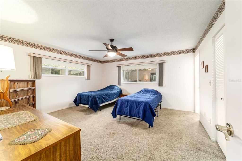 For Sale: $139,900 (2 beds, 2 baths, 1528 Square Feet)