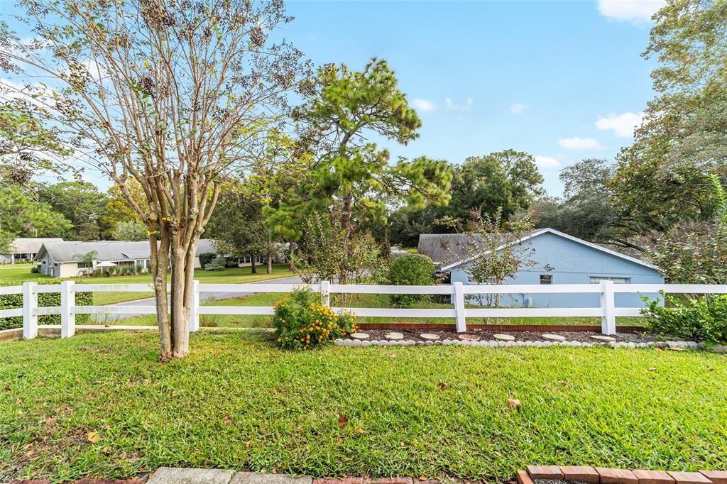 For Sale: $139,900 (2 beds, 2 baths, 1528 Square Feet)