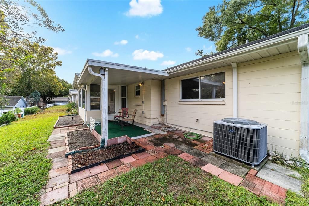 For Sale: $139,900 (2 beds, 2 baths, 1528 Square Feet)