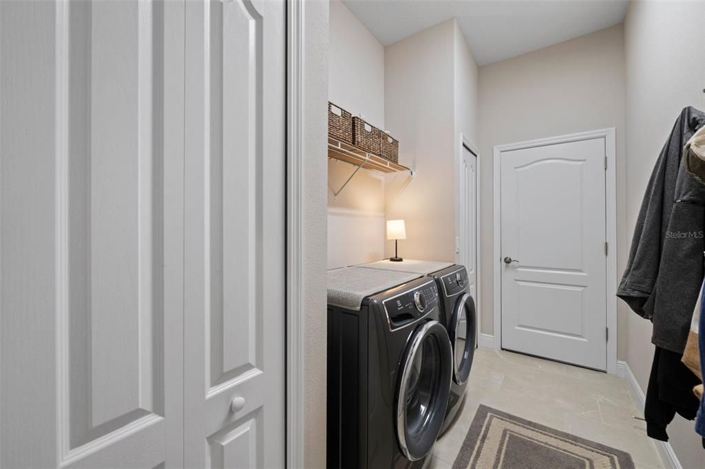 Active With Contract: $787,000 (3 beds, 2 baths, 2436 Square Feet)