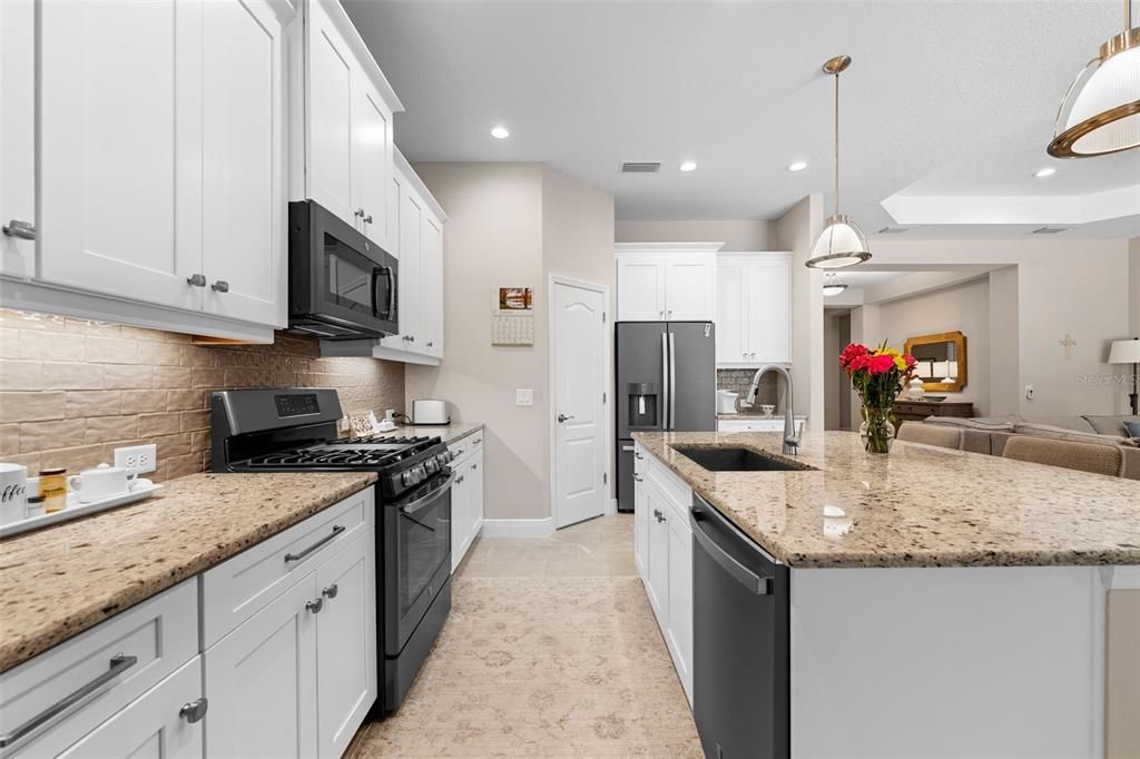 Active With Contract: $787,000 (3 beds, 2 baths, 2436 Square Feet)