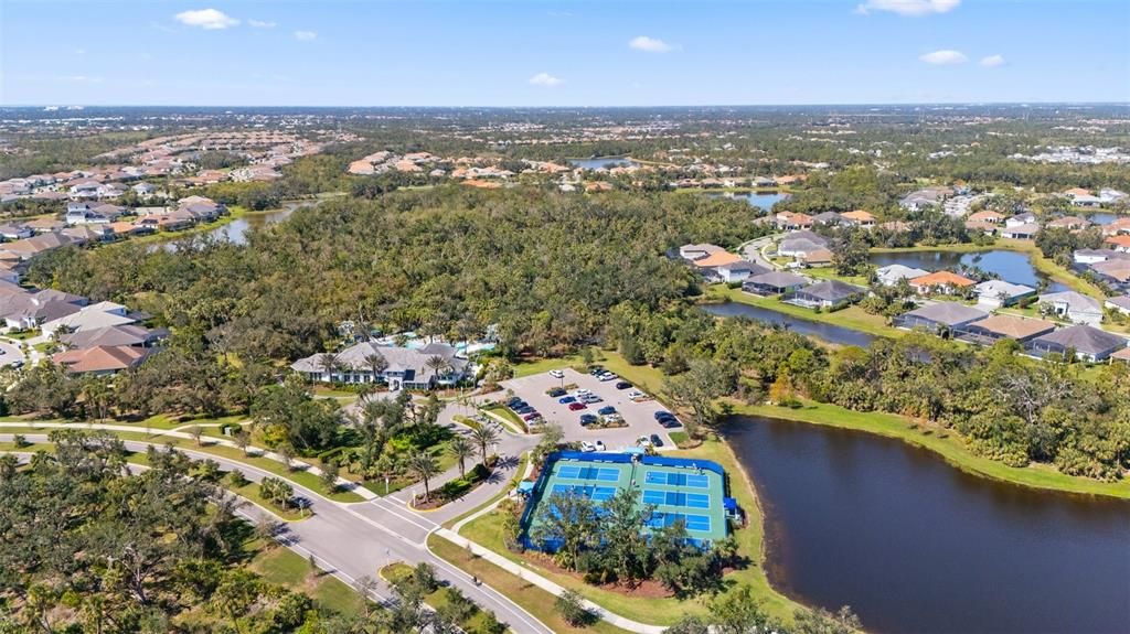 Active With Contract: $787,000 (3 beds, 2 baths, 2436 Square Feet)