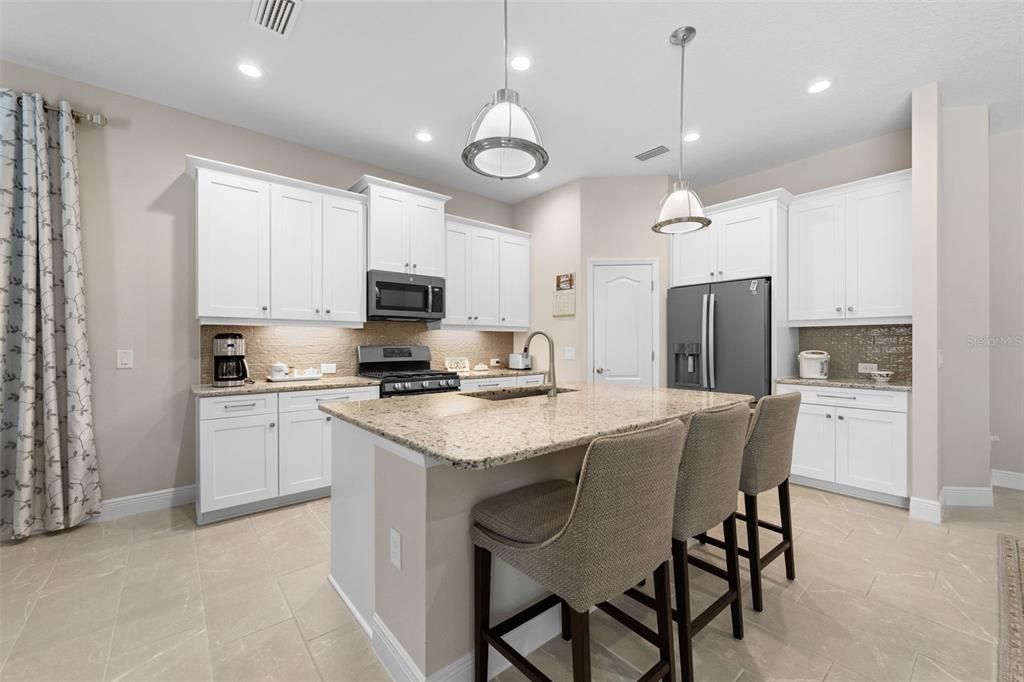 Active With Contract: $787,000 (3 beds, 2 baths, 2436 Square Feet)