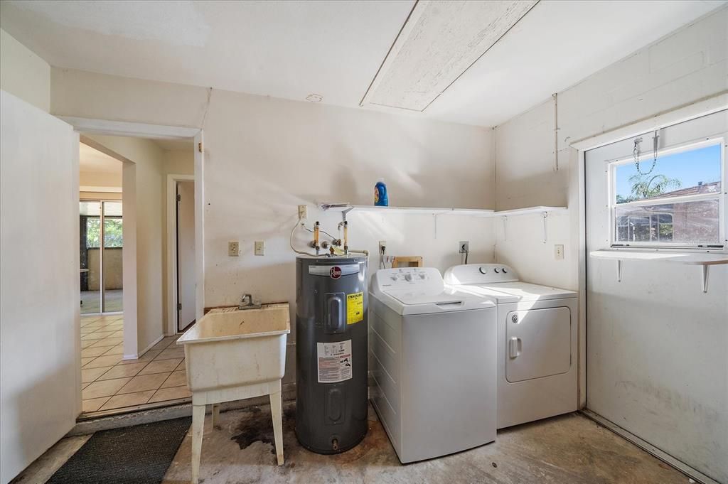 For Sale: $360,000 (3 beds, 2 baths, 1224 Square Feet)