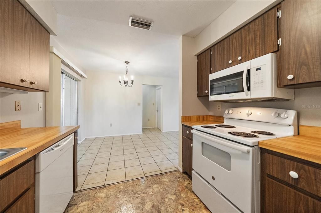 For Sale: $360,000 (3 beds, 2 baths, 1224 Square Feet)