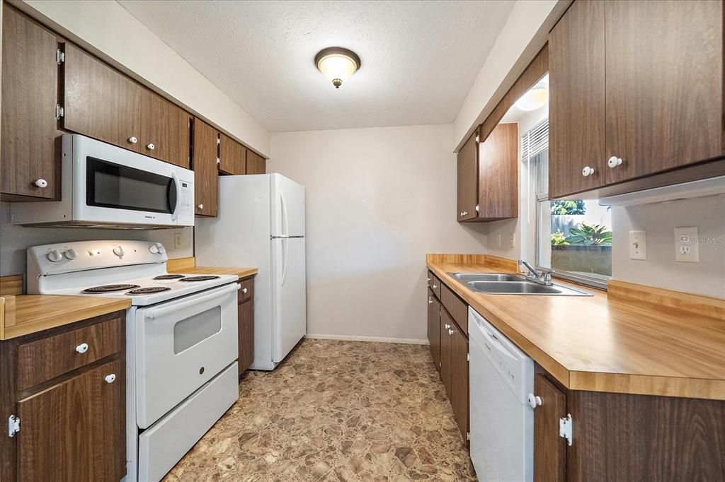 For Sale: $360,000 (3 beds, 2 baths, 1224 Square Feet)