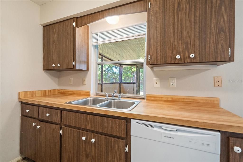 For Sale: $360,000 (3 beds, 2 baths, 1224 Square Feet)