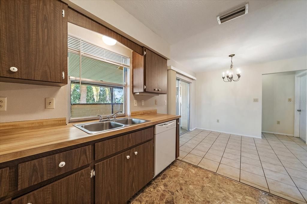 For Sale: $360,000 (3 beds, 2 baths, 1224 Square Feet)