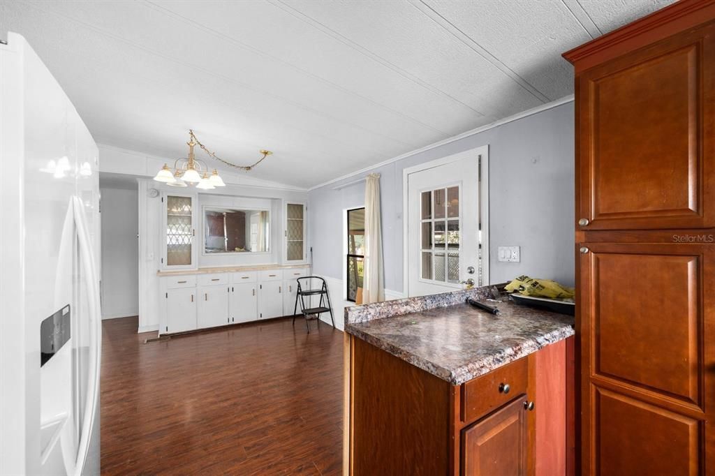 На продажу: $175,000 (2 спален, 2 ванн, 1248 Квадратных фут)