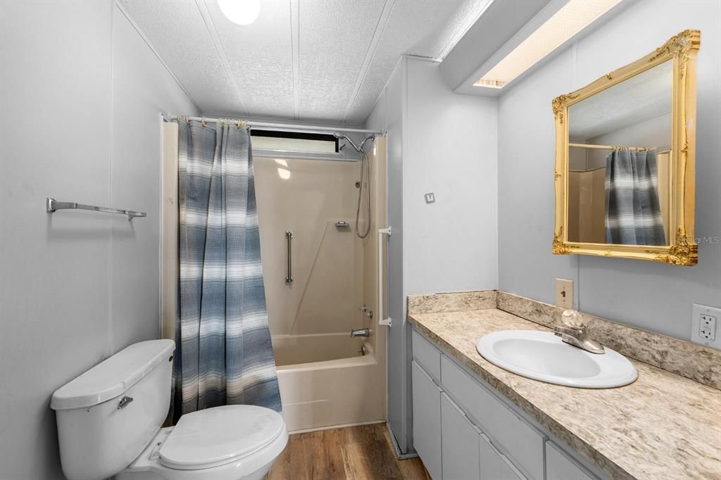 На продажу: $175,000 (2 спален, 2 ванн, 1248 Квадратных фут)