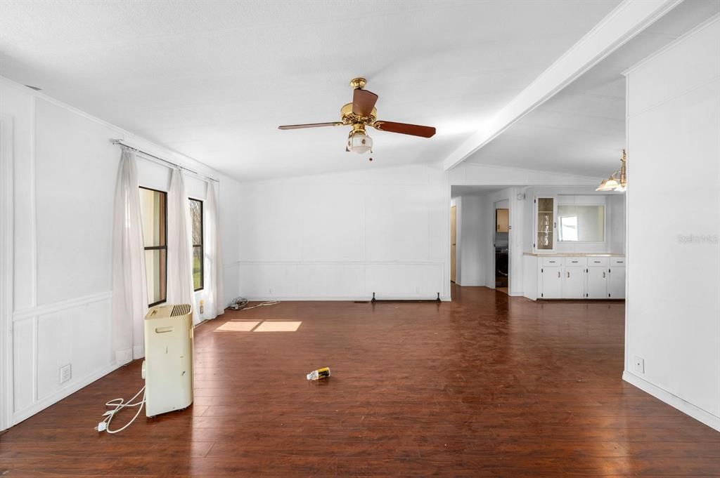 На продажу: $175,000 (2 спален, 2 ванн, 1248 Квадратных фут)